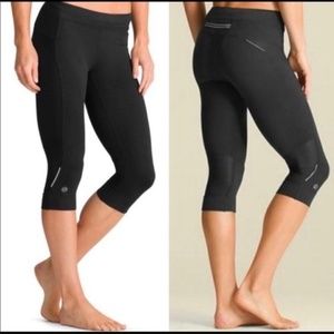 Athleta Bare to Run Knicker Black Size medium